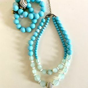 Necklaces/bracelet set